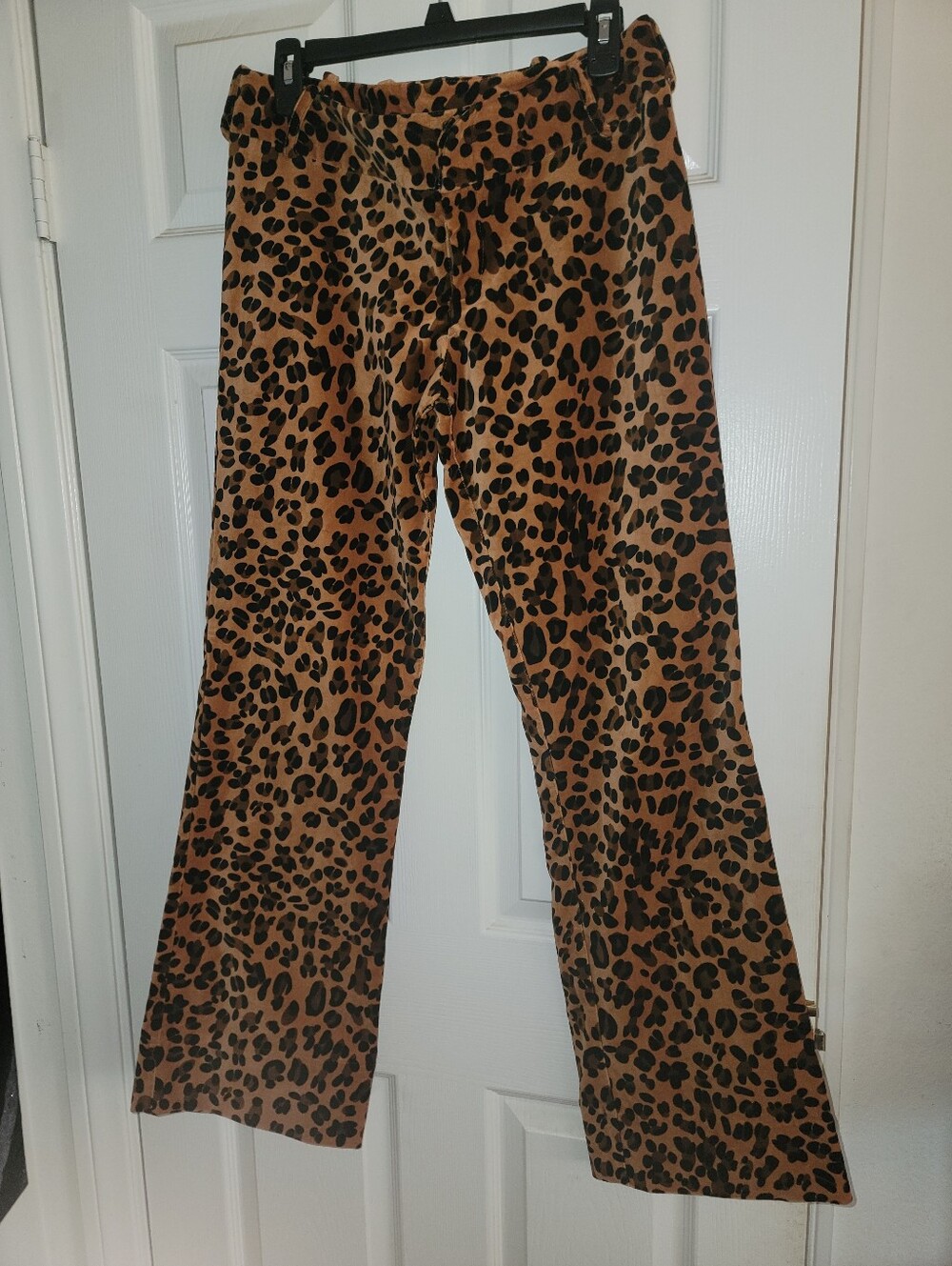 Suzanne Somers Leopard Velvet Pants 🩷